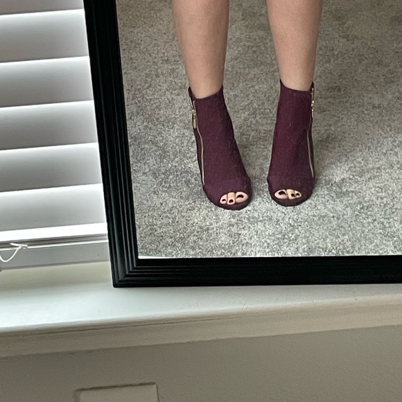 NWOT Guess Peep Toe Heel Boots | Maroon - Picture 7 of 7